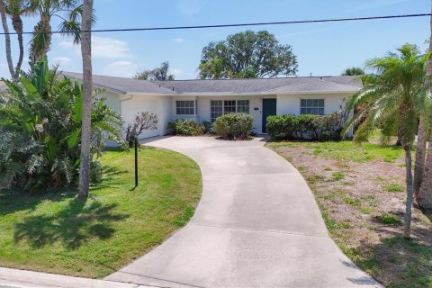 House in Venice, Florida 3 bedrooms, 157 sq.m. № 1659541 - photo 1