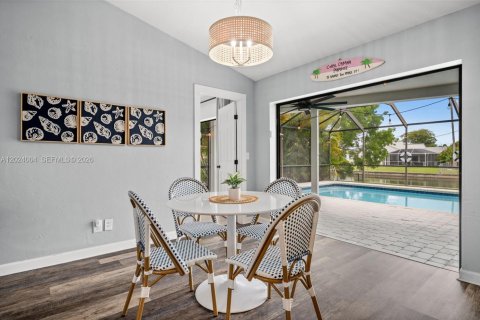 House in Cape Coral, Florida 3 bedrooms, 148.83 sq.m. № 2088321 - photo 10