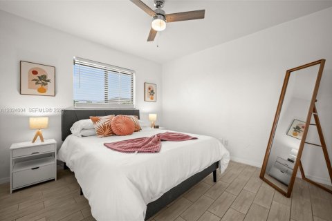 House in Cape Coral, Florida 3 bedrooms, 148.83 sq.m. № 2088321 - photo 24