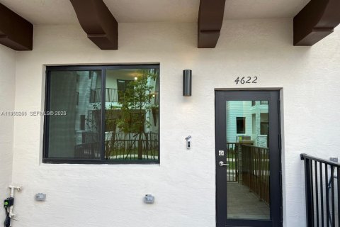 Adosado en alquiler en Doral, Florida, 3 dormitorios, 132.29 m2 № 2054731 - foto 2