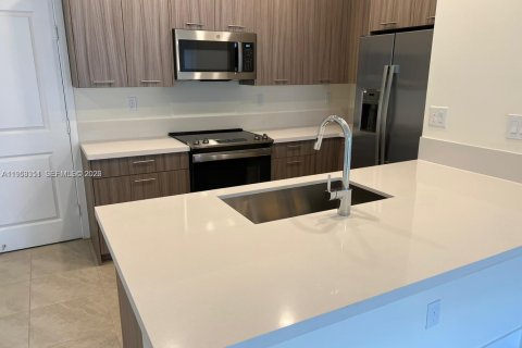 Adosado en alquiler en Doral, Florida, 3 dormitorios, 132.29 m2 № 2054731 - foto 10