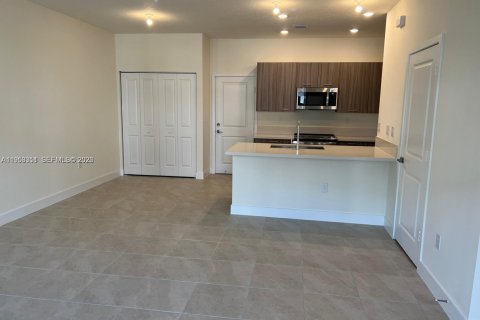 Adosado en alquiler en Doral, Florida, 3 dormitorios, 132.29 m2 № 2054731 - foto 5