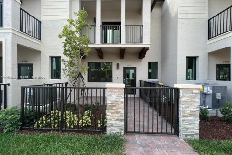 Adosado en Doral, Florida 3 dormitorios, 132.29 m2 № 2054731