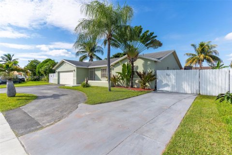 Villa ou maison à vendre à Homestead, Floride: 3 chambres, 164.62 m2 № 1965819 - photo 3