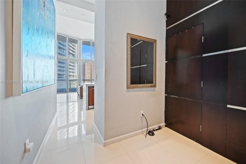 Copropriété à vendre à Miami, Floride: 2 chambres, 139.35 m2 № 1998415 - photo 3