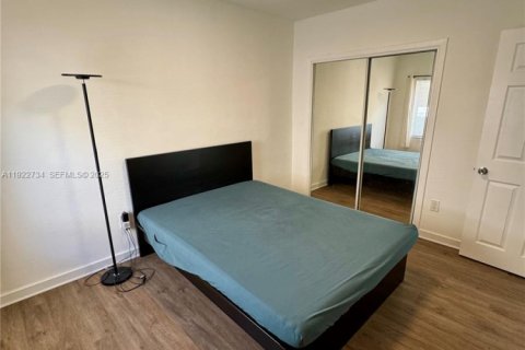 Снять в аренду виллу или дом в Майами, Флорида 2 спальни, 74.32м2, № 1976522 - фото 13