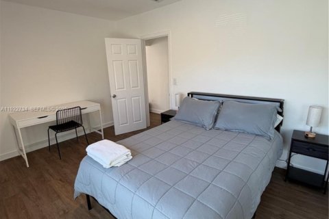 Снять в аренду виллу или дом в Майами, Флорида 2 спальни, 74.32м2, № 1976522 - фото 18