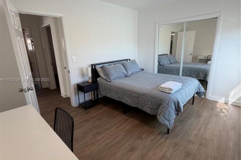 Снять в аренду виллу или дом в Майами, Флорида 2 спальни, 74.32м2, № 1976522 - фото 19