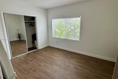 Снять в аренду виллу или дом в Майами, Флорида 2 спальни, 74.32м2, № 1976522 - фото 16