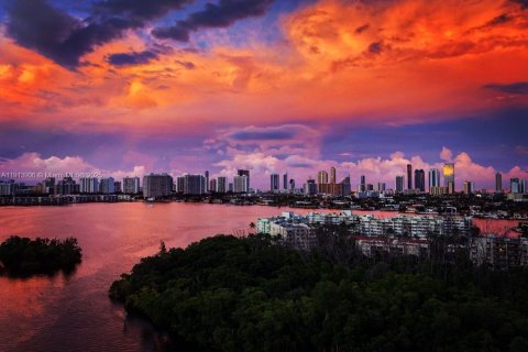 Condo à North Miami Beach, Floride, 2 chambres  № 2015698