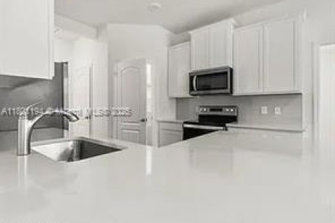 Villa ou maison à louer à Cape Coral, Floride: 4 chambres № 1864405 - photo 16