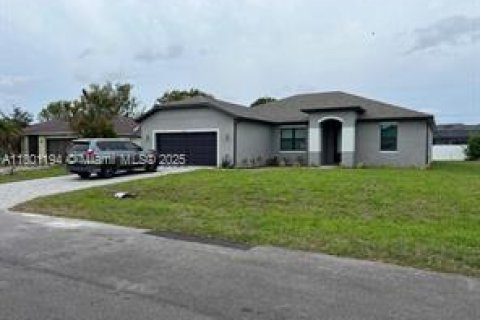 Villa ou maison à louer à Cape Coral, Floride: 4 chambres № 1864405 - photo 2