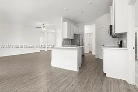 Villa ou maison à louer à Cape Coral, Floride: 4 chambres № 1864405 - photo 11