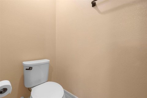 Townhouse in Winter Springs, Florida 3 bedrooms, 133.31 sq.m. № 1578234 - photo 15