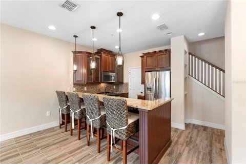 Townhouse in Winter Springs, Florida 3 bedrooms, 133.31 sq.m. № 1578234 - photo 4