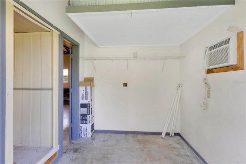 House in Sebastian, Florida 2 bedrooms, 103.96 sq.m. № 2395902 - photo 18