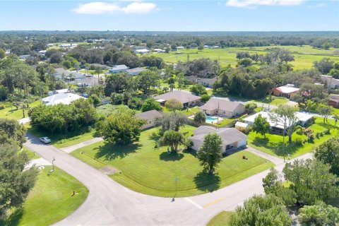 House in Sebastian, Florida 2 bedrooms, 103.96 sq.m. № 2395902 - photo 26