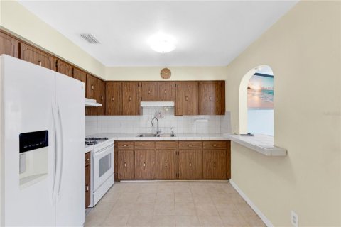 House in Sebastian, Florida 2 bedrooms, 103.96 sq.m. № 2395902 - photo 7