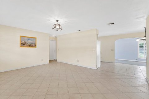 House in Sebastian, Florida 2 bedrooms, 103.96 sq.m. № 2395902 - photo 4