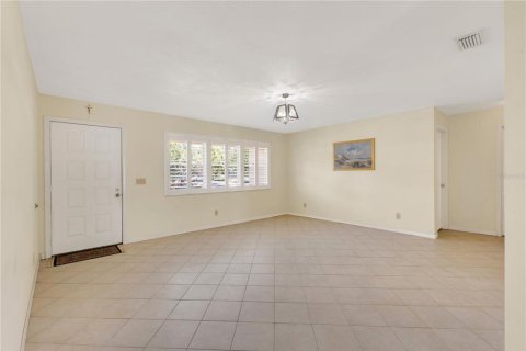 House in Sebastian, Florida 2 bedrooms, 103.96 sq.m. № 2395902 - photo 3