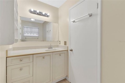 House in Sebastian, Florida 2 bedrooms, 103.96 sq.m. № 2395902 - photo 13