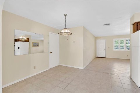 House in Sebastian, Florida 2 bedrooms, 103.96 sq.m. № 2395902 - photo 5