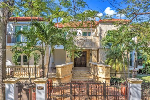 Villa ou maison à Miami, Floride 7 chambres, 699.93 m2 № 2079138