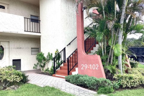 Condominio en venta en Pembroke Pines, Florida, 2 dormitorios, 108.7 m2 № 1333429 - foto 5