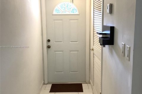 Condominio en venta en Pembroke Pines, Florida, 2 dormitorios, 108.7 m2 № 1333429 - foto 6