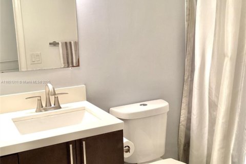 Condominio en venta en Pembroke Pines, Florida, 2 dormitorios, 108.7 m2 № 1333429 - foto 17