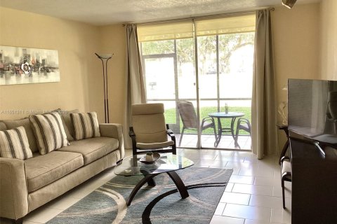 Condominio en venta en Pembroke Pines, Florida, 2 dormitorios, 108.7 m2 № 1333429 - foto 20