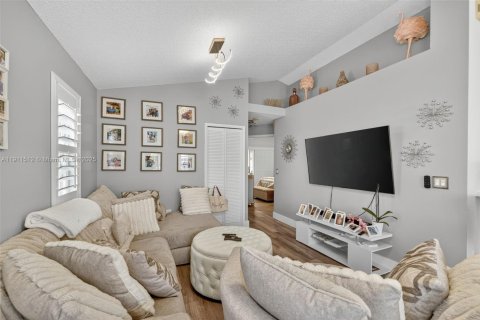 House in Port St. Lucie, Florida 2 bedrooms, 96.34 sq.m. № 1969568 - photo 5