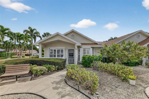 House in Port St. Lucie, Florida 2 bedrooms, 96.34 sq.m. № 1969568 - photo 1