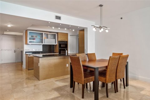 Condo in Hallandale Beach, Florida, 3 bedrooms  № 2052863 - photo 6