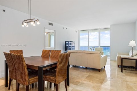 Condo in Hallandale Beach, Florida, 3 bedrooms  № 2052863 - photo 5