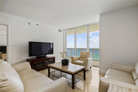 Condo in Hallandale Beach, Florida, 3 bedrooms  № 2052863 - photo 4