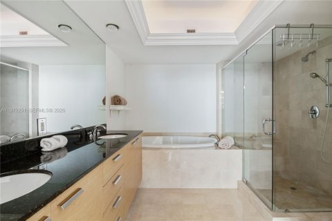 Condo in Hallandale Beach, Florida, 3 bedrooms  № 2052863 - photo 17