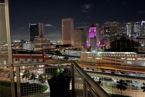 Купить кондоминиум в Майами, Флорида 1 спальня, 65.4м2, № 1955568 - фото 10