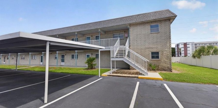 Condo in Saint Petersburg, Florida, 2 bedrooms  № 2155985