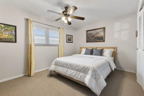 Condo in Saint Petersburg, Florida, 2 bedrooms  № 2155985 - photo 7