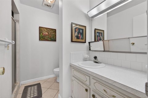 Condo in Saint Petersburg, Florida, 2 bedrooms  № 2155985 - photo 10