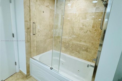 Купить кондоминиум в Майами, Флорида 2 спальни, 130.25м2, № 1966718 - фото 29