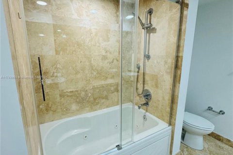 Купить кондоминиум в Майами, Флорида 2 спальни, 130.25м2, № 1966718 - фото 30