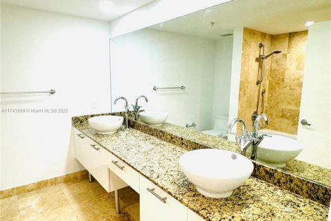 Купить кондоминиум в Майами, Флорида 2 спальни, 130.25м2, № 1966718 - фото 28