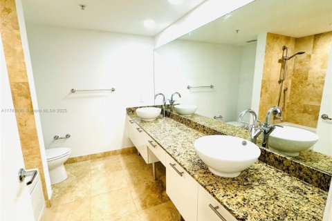 Купить кондоминиум в Майами, Флорида 2 спальни, 130.25м2, № 1966718 - фото 27