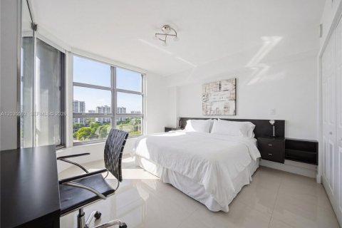 Copropriété à vendre à Aventura, Floride: 2 chambres, 101.36 m2 № 2270796 - photo 15