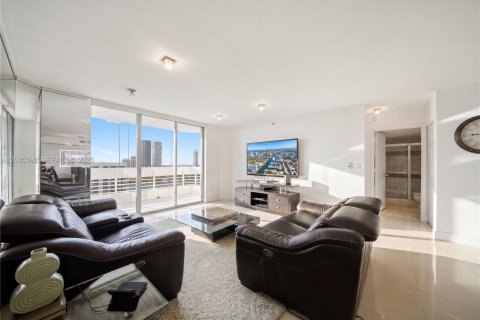 Copropriété à vendre à Aventura, Floride: 2 chambres, 101.36 m2 № 2270796 - photo 3