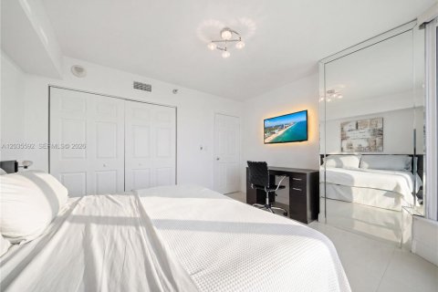 Copropriété à vendre à Aventura, Floride: 2 chambres, 101.36 m2 № 2270796 - photo 18