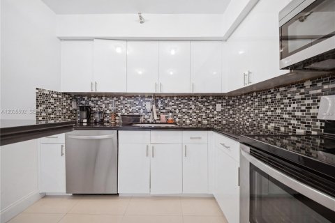 Copropriété à vendre à Aventura, Floride: 2 chambres, 101.36 m2 № 2270796 - photo 13