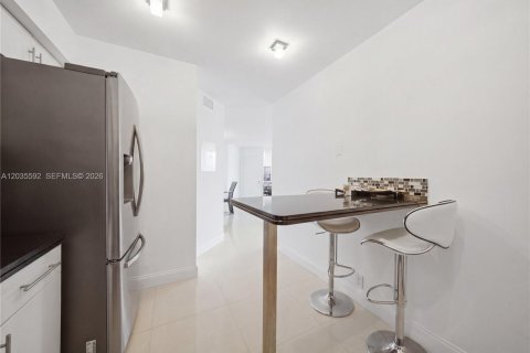 Copropriété à vendre à Aventura, Floride: 2 chambres, 101.36 m2 № 2270796 - photo 14